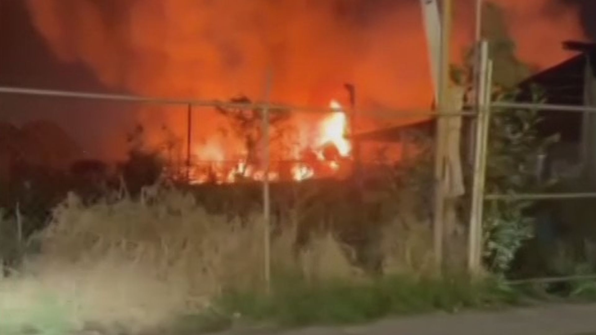 Explosión de pirotecnia en una bodega en Tultepec, Estado de México